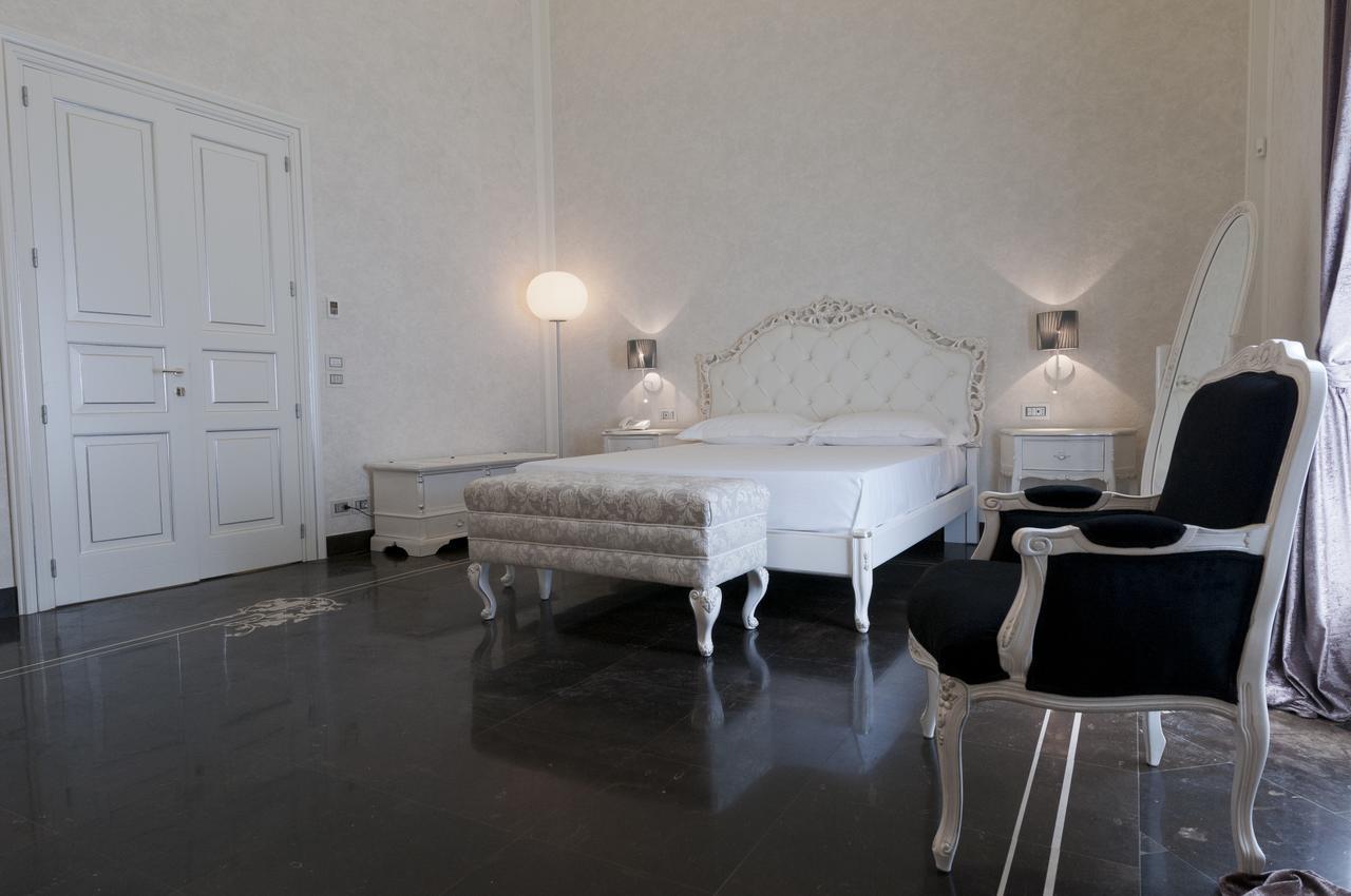 Palazzo Favacchio - Patane Hotel Шикли Екстериор снимка